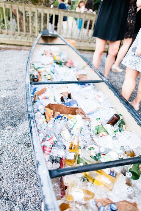 Boat Filled With Beer Beer Canoe, Cocktail Trends, Cocktail Wedding Reception, Diy Cocktails, Diy Wedding Inspiration, Couple Wedding Shower, Work Friends, Cocktail Reception, Coastal Wedding