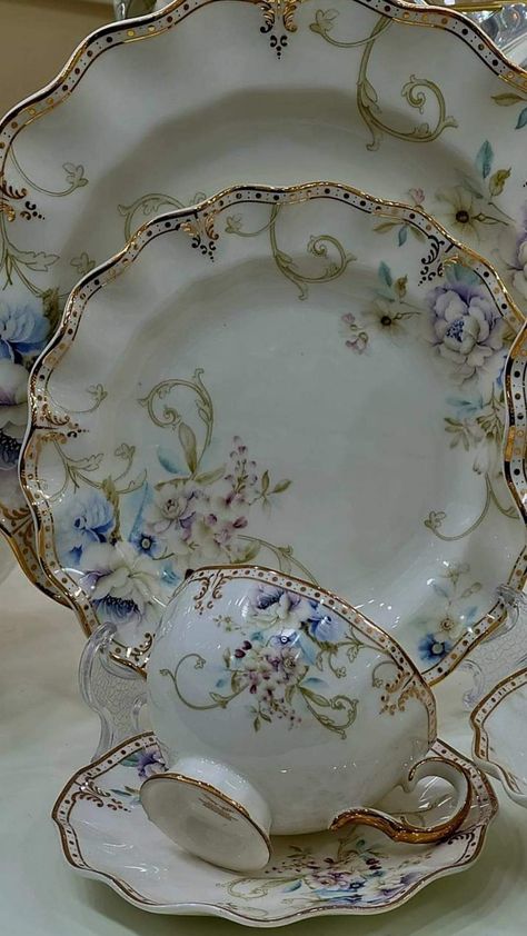 China Plates Aesthetic, Fine China Dinnerware Vintage Plates, Mottahedeh China, Antique Porcelain Plates, Butterfly China Set, Vintage Kitchens, Pretty China, Pretty Plates, Morning Everyone