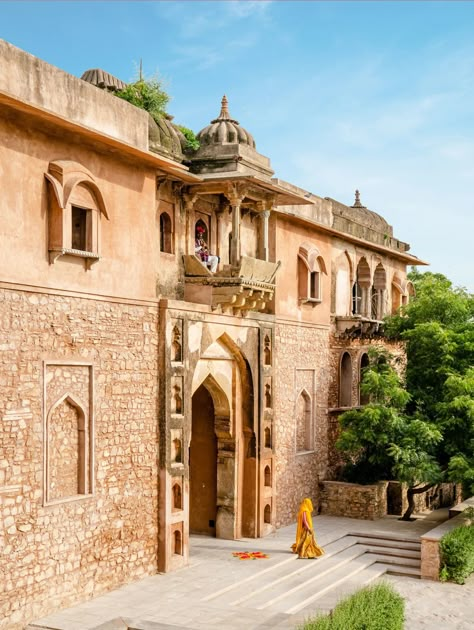 How Fort Barwara, a 700-year-old fort, got ready for the Instagram age | Architectural Digest India China Drawing, Rajasthani Architecture, Haveli Design, Raj Mahal, Resorts Design, Hindu Architecture, Indian Wedding Deco, Farm Resort, Rainwater Collection