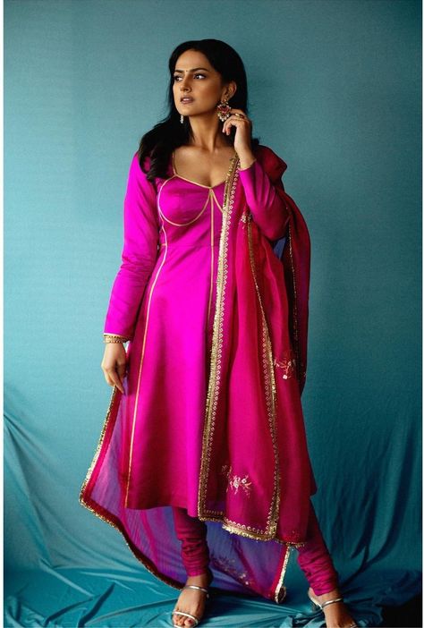 Pink Salwar Suit, Shraddha Srinath, Cotton Suit Designs, Raw Mango, Fashionable Saree Blouse Designs, Indian Designer Suits, Gota Work, Latest Designer Sarees, Kurti Designs Party Wear