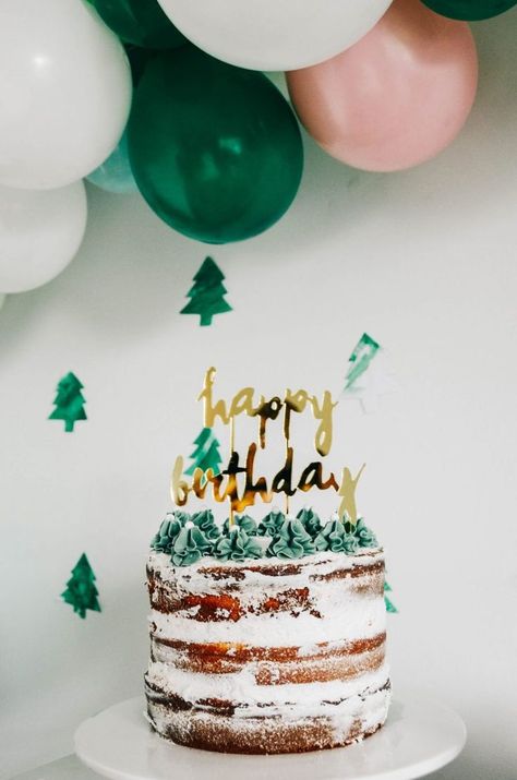 Forest Themed Birthday, Simple Diy Decor, Party Decor Diy, Forest Birthday Party, 30th Birthday Party Decorations, Decor Diy Ideas, Forest Birthday, Woodland Cake, Forest Party