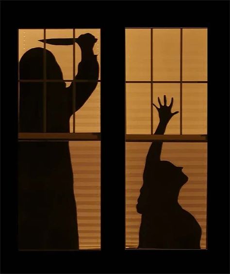 28 Spooky Halloween Silhouette Ideas For Decorating Your Windows #halloween #halloweendecorations #halloweendecor Diy Halloween Window Decorations, Diy Halloween Window, Spooky Diy Halloween Decor, Halloween Window Silhouettes, Office Halloween Decorations, Halloween Window Decorations, Halloween Office, House Silhouette, Casa Halloween