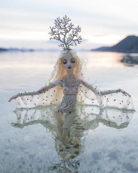 Sirena Emerges From the Sea — Enchanted Doll - Marina Bychkova Dolly Art, Marina Bychkova, Silk Cape, Dolls Porcelain, Enchanted Doll, Clay Artist, Resin Clay, Artist Doll, Porcelain Doll