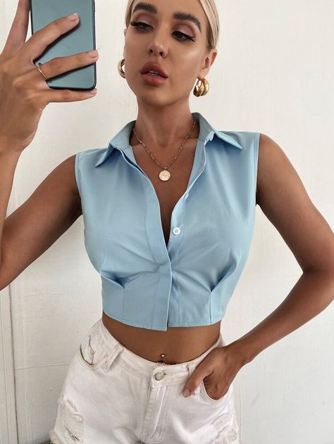 Job Clothes, Sleeveless Button Down Shirt, Crop Top Designs, Upcycle Shirt, Fashion Enthusiast, Women Blouses, Clothes Crafts, Crop Shirt, Daily Fashion