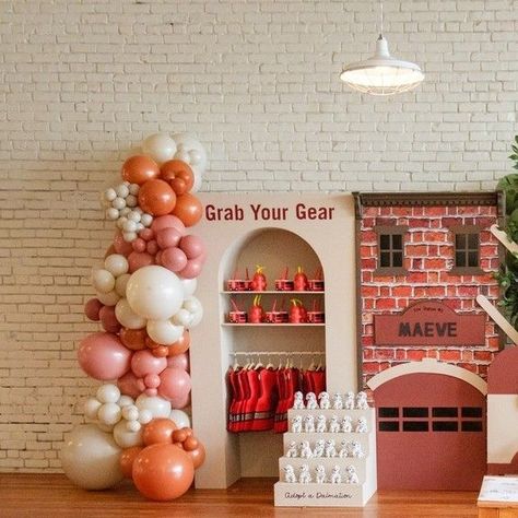 Modern Bounce Houses | Austin, Texas on Instagram: "Another look at this adorable fire truck theme! 🚒🧯👩‍🚒 Backdrop, soft play, toddler table and snack cart @modishmatters Balloons: @upanduploons Flowers: @bouquetbusatx Photography: @jasonmoodytx Custom Play-doh boxes, crayon and coloring sheets: @casaconfetti.atx Venue:@oneeleveneast" Fire Truck Backdrop, Firefighter Fourth Birthday, Firefighter Birthday Backdrop, Vintage Fire Truck Party, Fire Department Party, Girl Firefighter Birthday Party, Fire Truck Birthday Party Ideas, Firefighter Graduation, Fire Theme