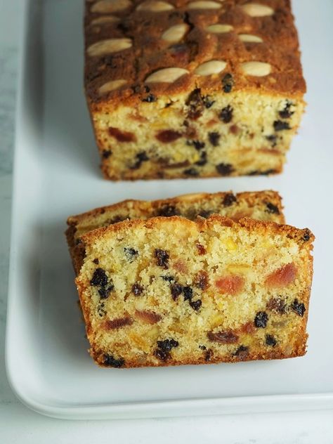 Genoa Cake, Porter Cake, Malt Loaf, Oat Bread, Overnight Recipes, Fruitcake Recipes, Cake Mixture, Cinnamon Raisin, Cake Makers