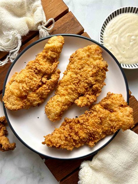 Copycat Dairy Queen Chicken Strips Recipe Dairy Queen Chicken Strips, Copycat Dairy Queen, Steamed Chicken Breast, Chicken Strips Recipe, Parmesan Garlic Chicken, Crispy Chicken Strips, Chicken Strip Recipes, Queens Food, Crispy Chicken Tenders