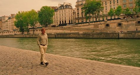 Midnight In Paris, Movie Locations, Owen Wilson, I Love Cinema, Movie Shots, Walking In The Rain, Woody Allen, Film Inspiration, Romantic Movies