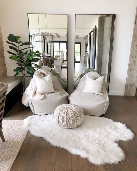 Styled By Kasey on Instagram: “H O M E // All about my new COZY corner!!☺️ Luke and I have been liiiiiiving on these bean bag chairs since they arrived last week!🙌🏻…” Sitting Room Ideas Cozy, Bedroom Bean Bags, Bean Bag Living Room, Cozy Sitting Area, Bedroom With Sitting Area, Bean Bag Chairs, Bag Chairs, Bedroom Corner, Room Corner