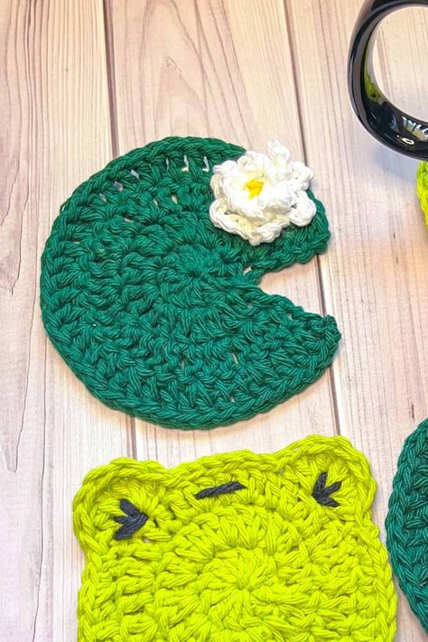 Crochet Lily Pad Coaster Pattern - thecaffeinatedsnail.com Crochet Lily Pad, Crochet Lily, Coaster Pattern, Cactus Pillow, Lily Pattern, Crochet Cactus, Crochet Coaster Pattern, Crochet Plant, Crochet Bear