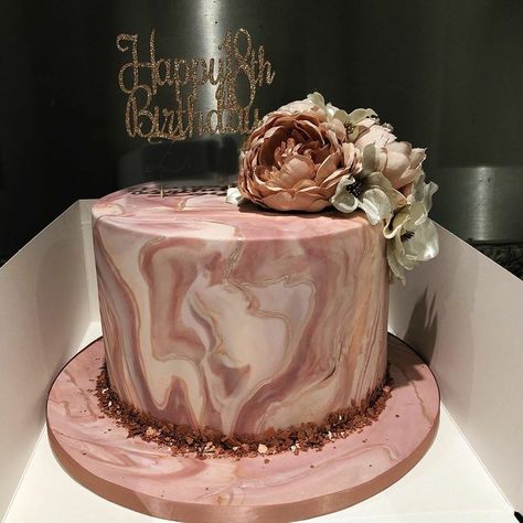 Gold Cake Design, Hbd Cake, 26 Birthday Cake, Birthday Cake Roses, 25th Birthday Cakes, Rose Gold Cake, 18th Cake, 13 Birthday Cake, Fondant Cake Designs