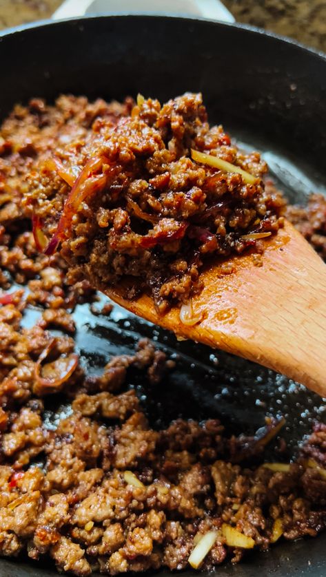 Try this delicious Crispy Ground Beef Rice Bowl Recipe for a satisfying meal! This dish combines the richness of ground beef recipes with the simplicity of a beef bowl recipe. Perfect for those seeking healthy recipes, it offers a nutritious and flavorful option for dinner. Inspired by korean beef recipes, this dish features crispy ground beef served over rice, making it a hearty beef dinner choice. Ground Beef Chinese Recipes, Korean Ground Beef And Rice Bowls, Ground Beef Recipes Asian, Ground Beef Bowl Recipes, Ground Round Recipes, Ground Beef And Rice Bowl, Wagyu Ground Beef Recipes, Ground Beef Rice Recipes, Rice And Ground Beef Recipes