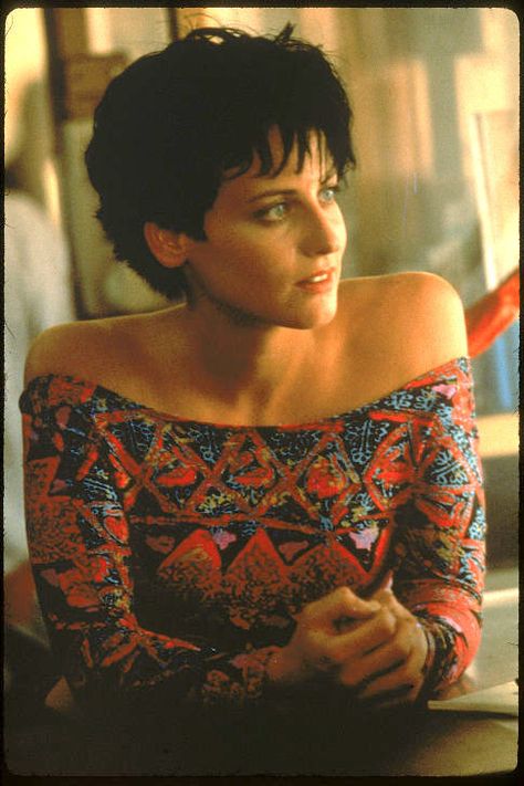 point break Lori Petty Point Break, Point Break Movie, Point Break 1991, Lori Petty, 80s Guys, Sara Gilbert, Hair Inspired, Vicente Fernandez, Super Models