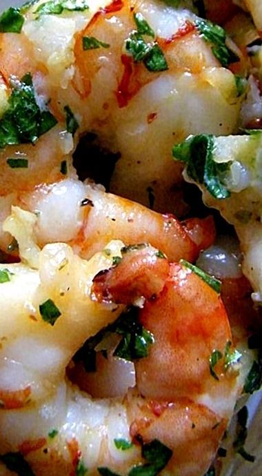 Garlic Shrimp - if you like shrimp and LOVE garlic, you need to give this fast and delicious recipe a try! ❊ Shrimp Dishes, Garlic Shrimp, Seafood Dinner, Fish Dishes, Seafood Dishes, Shrimp Recipes, Fish Recipes, Seafood Recipes, Guacamole