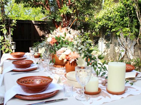 Mexican Picnic Decor, Modern Mexican Wedding Decor Table Settings, Boho Mexican Party Decor, Mexican Neutral Decor, Hacienda Wedding Table Decor, Spanish Style Table Setting, Mexican Dinner Table Decor, Neutral Mexican Decor, Neutral Mexican Wedding