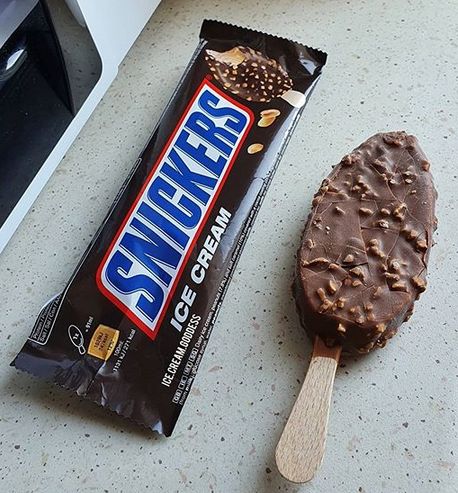 Snickers ice cream on a stick tastes waay better than a small ice cream bar😍😍 It tastes exactly like a snickers candy bar😍😍 The ice cream base is creamy and sweet. I can't tell what flavour of ice cream it is but its perfect for snickers taste 😍 There are soft caramel swirls inside which have a strong sweet flavour. The ice cream is covered in delicious milk chocokate with chopped peanuts. Peanuts,chocolate and caramel are probably main ingriedients that reminded me so much of snickers😂 Nicks Ice Cream, Snicker Ice Cream, Candy Bar Ice Cream, Ice Cream On A Stick, Stick Ice Cream, Snickers Ice Cream, Snickers Candy Bar, Snickers Chocolate, Snickers Candy