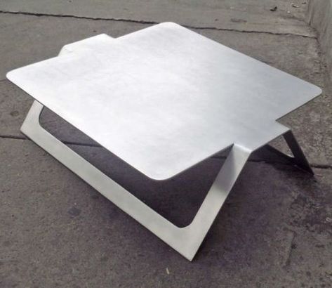 Coffee Tables to Tempt – Decorate my Sett Metal Sheet Design, Metal Furniture Design, Vintage Industrial Furniture, Table Metal, Metal Coffee Table, Barbie Furniture, Steel Furniture, Metal Fabrication, Furniture Inspiration