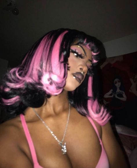 Pink And Black Pfp Aesthetic, Hot Pink Hair Character, Pink Hair Black Highlights, Bang Dyed Hair, Pink And Black Y2k Aesthetic, Pink Hair Styles Black Women, Black And Pink Hair Black Women, Y2k Oc Art, Outrageous Pictures