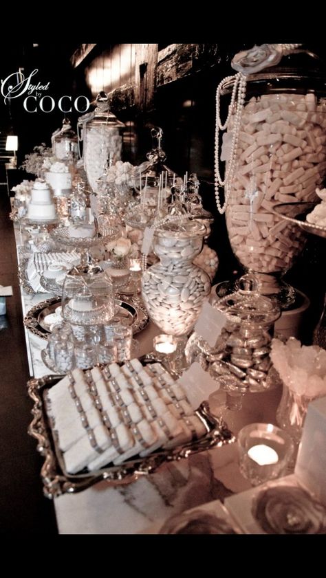 White wedding White Wedding Candy Bar, Wedding Table Snacks, Silver Candy Buffet, Candy Jar Decor, Coco Chanel Party, Modern Glam Wedding, Wedding Candy Bar, Wedding Snacks, Boda Ideas