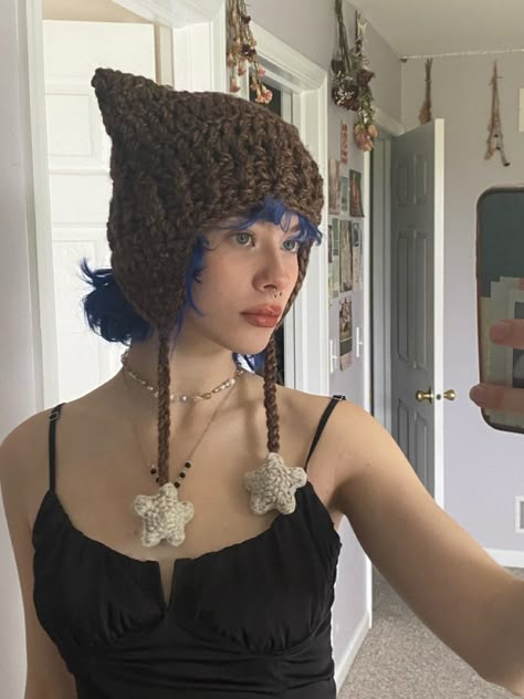 Indie Grunge Aesthetic, Blue Short Hair, Beanie Hairstyles, Handmade Stars, Hats Ideas, Cat Ear Hat, Knit Cat, Hairstyles Girl, Cat Ears Hat