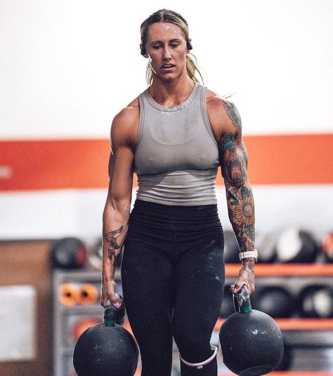 Danielle Brandon, Kettlebell, R A, Crossfit, Shopping Outfit, On Instagram, Beauty, Instagram