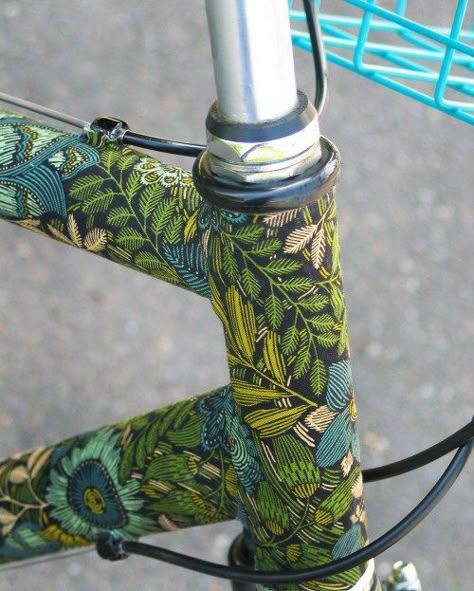 D.I.Y Tuesday – fabric covered bike. Possible? Bicycle Paint Job, Bike Painting, Paint Bike, Bike Diy, Bicycle Diy, Biking Diy, Bicycle Painting, Fixie Bike, Bike Basket