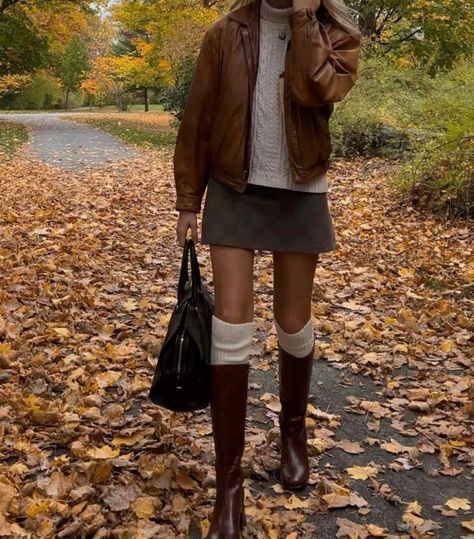 Autumn Aesthetic Photography, Brown Fall Boots, Long Boots Outfit, Mary Jane Outfit, Long Brown Boots, Brown Boots Outfit, Brown High Boots, Fall Boots Outfit, Instagram Shopping