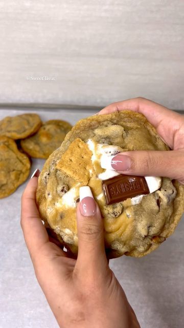 Cookies Smores, Smore Cookies, Smores Cookie, Cookie Gram, Marshmallow Cookies, Smores Cookies, Bakers Gonna Bake, Usa Food, S'mores