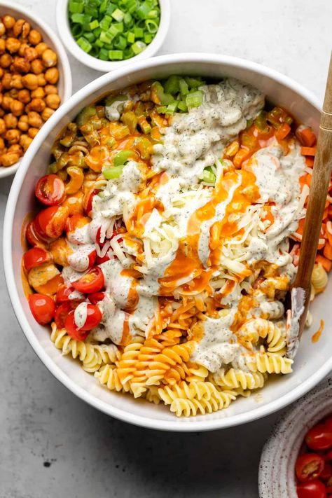 Chickpea Pasta Salad, Buffalo Chickpea, Ultimate Cookies, Chickpea Pasta, Pasta Night, Dinner Healthy, Think Food, Recipes Crockpot, Recipes Keto