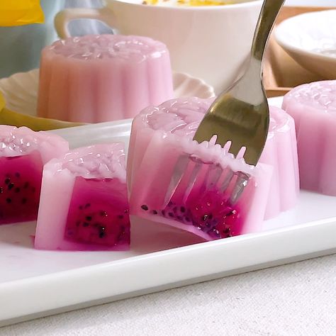 Agar-agar, Jelly, Dessert & Drinks – Ruyi Asian Recipes Dragon Fruit Jelly, Mid Autumn Festival Mooncake, Buns Recipe Easy, Jelly Drink, Chicken Recipes Dry, Blueberry Jelly, Edible Seaweed, Agar Jelly, Indonesian Desserts