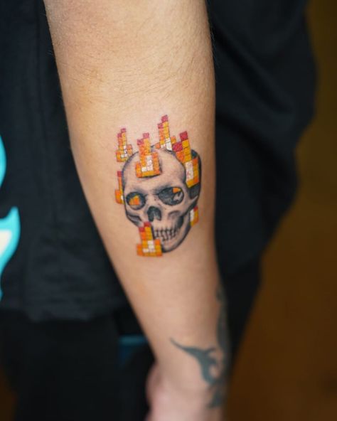 The ICONIC burning skull from Minecraft DM for a free consultation or to book your appointment today! Artist: @tattoosbylettyy [ Tattooed, tattoo studio, tattoo artist, Mumbai, juhu, India, inked, Art, tattoo ideas, Pulsatink, ghostrider, burning skull, minecraft] #pulsatink #inkwithpride #inkyourstory #mumbai #tattoostudio #explore Castle Crashers Tattoo, Cod Zombies Tattoo, Skull Minecraft, Minecraft Tattoo Ideas, Minecraft Tattoo, Breaking Bad Tattoo, Burning Skull, Art Tattoo Ideas, Video Game Tattoos