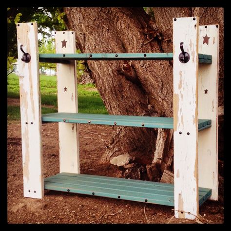 Rustic and western pallet boot rack I just finished. Love the way this one turned out!!! This one is SOLD,but will be making more! Western Bedroom Decor, Western Rooms, Boot Rack, Western Furniture, Western Homes, Western Home Decor, Recycled Furniture, Western Decor, Pallet Projects