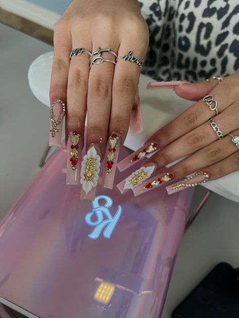 San Judas Tadeo Nails Ideas, San Judas Acrylic Nails, Gold Xv Nails, Rosary Nails Designs, Nails Acrylic Plain, Chola Nails Acrylic, Charro Nails, San Judas Nails, Virgencita Nails