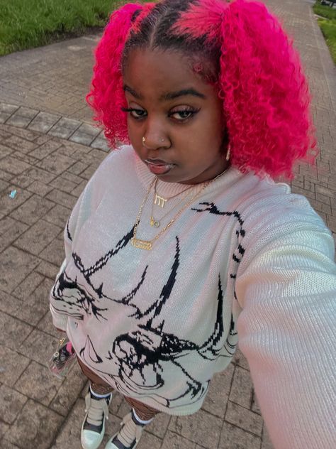 im fly thats all you need to know Neon Pink Hair Black Women, Pink Hair With Black Roots, Pink Hair Black Roots, Yellow Hair Dye, Natural Ponytail, Pink Hairstyles, Pink Curls, Short Dyed Hair, Pink And Black Hair