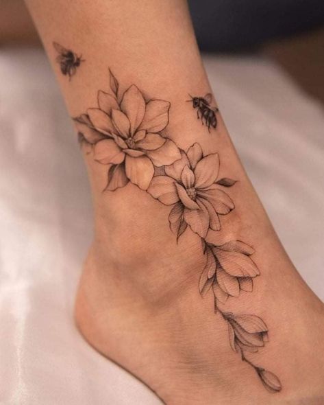 Inside Ankle Tattoos, Floral Foot Tattoo, Anklet Tattoos For Women, Ankle Foot Tattoo, Cute Foot Tattoos, Tattoo Artist Tattoo, Ankle Tattoos For Women, Cool Wrist Tattoos, Ankle Tattoos