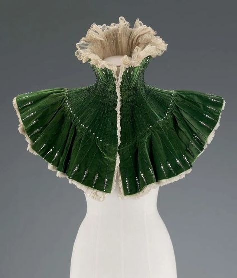 Emerald Green Inspiration, Baby Kostüm, Museum Of Fine Arts Boston, Green Inspiration, Edwardian Fashion, Historical Costume, Moda Vintage, Historical Dresses, Mode Inspo