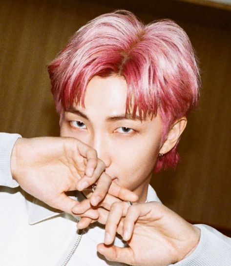 Pink Hair Guy, Bts History, Kpop Hair, Color Vibe, Hair Icon, Mtv Videos, Just Dance, Record Producer, Bts Photo