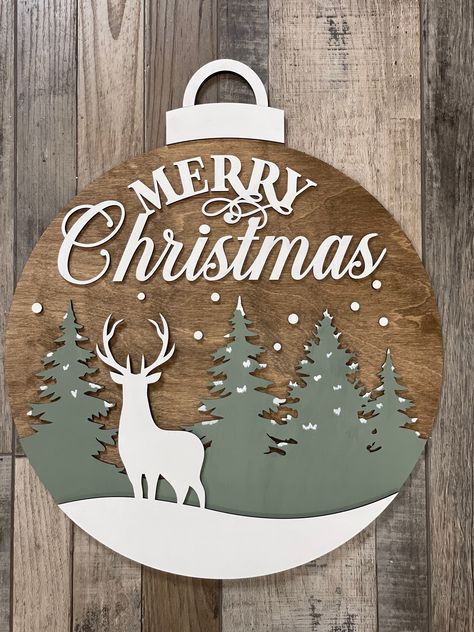 Door Hangers Diy Christmas, Laser Cut Door Hanger, Wooden Door Hangers Ideas, Christmas Door Hangers Diy, Christmas Door Hanger Ideas, Winter Door Signs, Cricut Wood Signs, Christmas Craft Fair Ideas To Sell, Diy Christmas Door Hangers