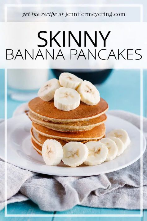 Sweet and delicious banana pancakes "lightened up" with egg whites and old fashioned oats so you can enjoy without any guilt! Beautiful Meals, Low Fat Dinner Recipes, Oat Milk Recipe, Ww Food, Old Fashioned Oats, Low Fat Dinner, Banana Pancake, Easy Main Dishes, Sweet Dough