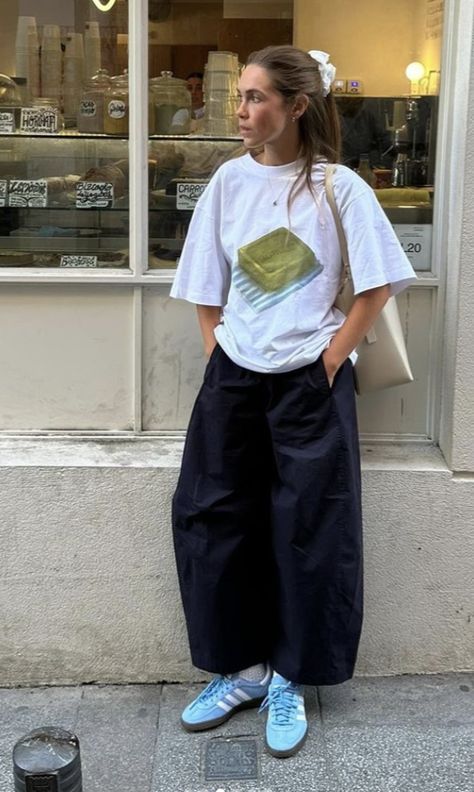 Women Ootd Street Styles, Interesting Summer Outfits, Australia Street Style, Baggy Chic Style, East London Fashion, Copenhagen Street Style Summer 2024, Tokyo Summer Outfit, Japanese Americana Fashion, Summer Street Style 2024