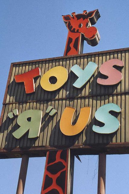 Old Toys "R" Us Sign Emo Culture, 90s Memories, Jungle Gym, 80s Toys, 90s Childhood, Old Signs, Oldies But Goodies, I Remember When, Childhood Toys