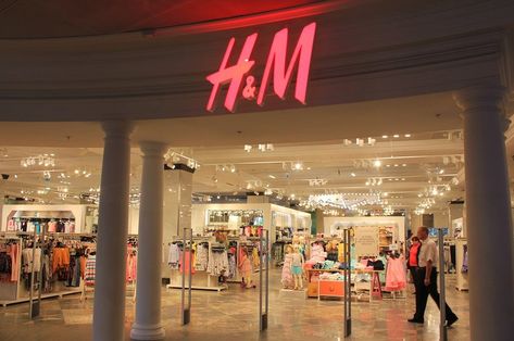 H&M Group reported a 9 per cent increase in H1 FY23 net sales to SEK 112.5 billion, but rising raw materials, freight, and energy costs impacted profits. Despite these challenges, the operating profit remained stable at SEK 5.5 billion. In Q2 FY23, the company’s sales rose 6 per cent to SEK 57.6 billion, but operating profit fell to SEK 4.7 billion. Purchasing Power, Previous Year, Clothing Company, M S, Body Shapes, Sweden, H&m, Energy