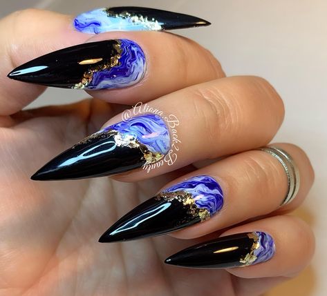 Blue Black And Gold Nails, Silvester Nails, Olivia Nails, Marble Nails With Gold, Blue Marble Nails, Nails With Gold, Witchy Nails, Marble Nail Designs, Nails Press