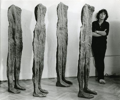 Magdalena Abakanowicz's pioneering works, from "Abakans" and beyond, will take over the Polish city next month. Magdalena Abakanowicz, Helmut Newton, Arte Inspo, Contemporary Sculpture, Sculpture Installation, Figurative Sculpture, Museum Collection, Abstract Sculpture, Art Abstrait