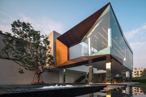 Gallery of Baan Klang Mueang Clubhouse / ForX Design Studio - 13 Clubhouse Design, Mall Facade, Modern Minimalist House, Modern Villa Design, Architecture Model House, Minimalist Interior Design, Design Exterior, House Elevation, Architecture Exterior