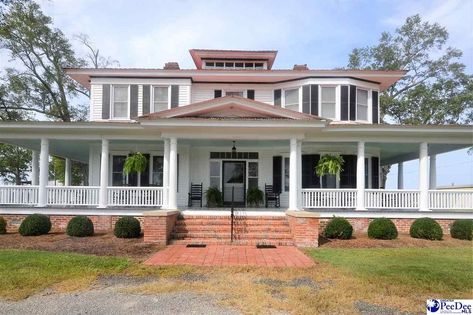 1918 House, Old Southern Homes, Old House Ideas, Victorian Homes Exterior, Georgian Style Homes, Full Names, Southern Architecture, Farm Land, Farmhouse Renovation