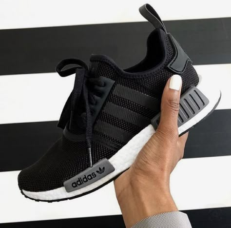 Nmd Adidas Women Outfit, Nmd Adidas Women, Adidas Nmds, Nmd Sneakers, Sneaker Outfits, Sneaker Trend, Tennis Shoes Outfit, Adidas Tennis Shoes, Adidas Shoes Women