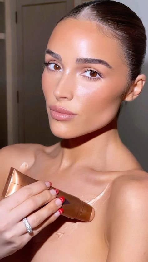 charlottetilbury on Instagram: 💫 OLIVIA CULPO FOR MICHAEL KORS x ELLESSE CAMPAIGN💫 Darlings, how gorgeous is @OliviaCulpo wearing my BEAUTY SECRETS for the @michaelkors… Oliva Culpo, Olivia Culpo Makeup, Olivia Culpo Hair, Celebrity Faces, Olivia Culpo, Beauty Secrets, Michael Kors, Makeup, Celebrities