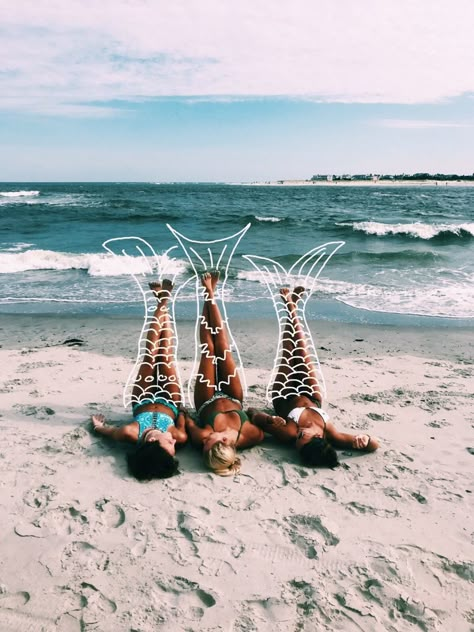 Summer Beach Poses, Beach Photography Ideas, Cute Beach Pictures, Photos Bff, Ideas For Friends, Summer Picture Poses, Shotting Photo, Beach Photography Poses, Best Friends Shoot