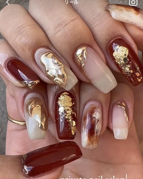 Garnet Gold Nails, Copper Nail Art, Red Marble Nails, Cny Nails, Japan Nails, Maroon Nail Art, Nude Nails With Glitter, Golden Nail Art, Gold Chrome Nails